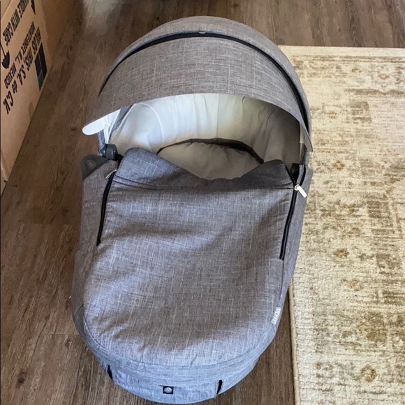 Stokke cruse bassinet - Picture 1 of 3